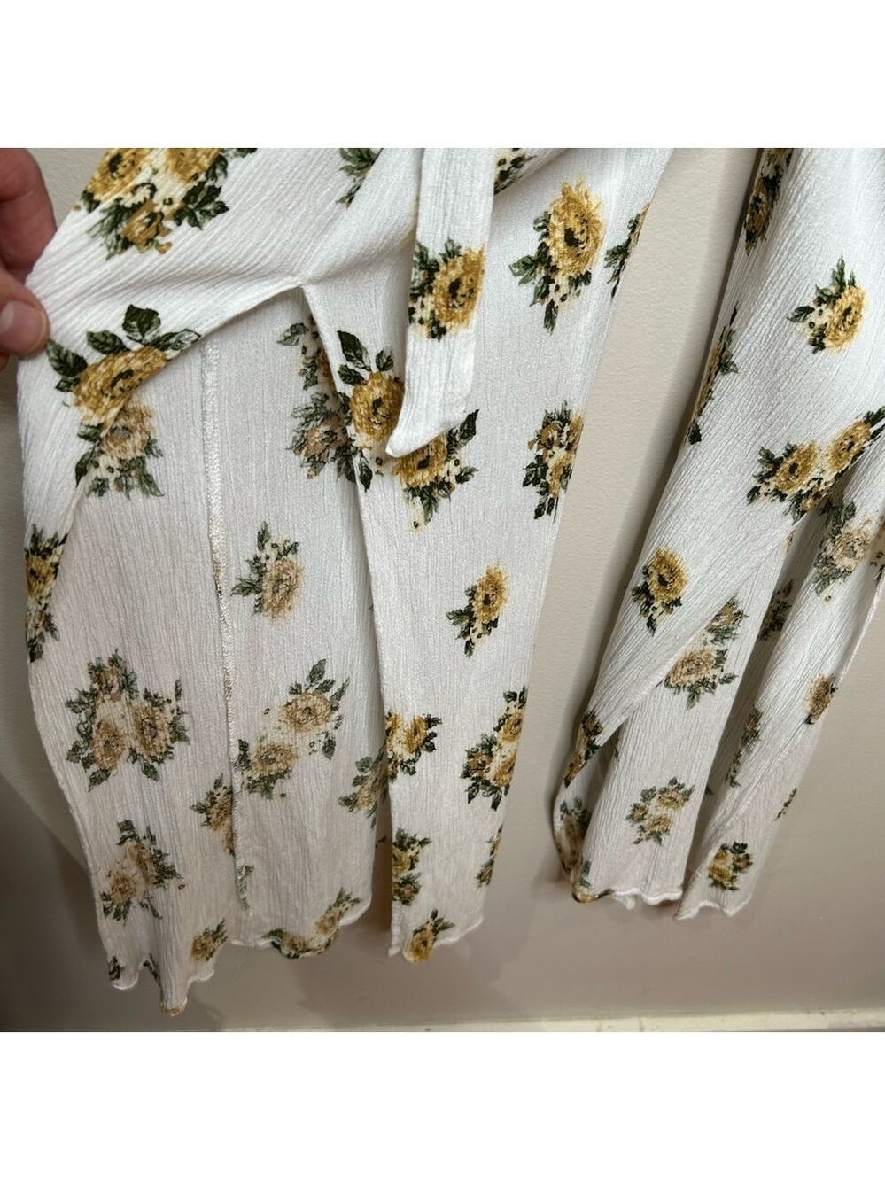 Charming Charlie Woven V-Neck Jumpsuit Wide Split Leg Yellow Floral XL - Picture 6 of 12